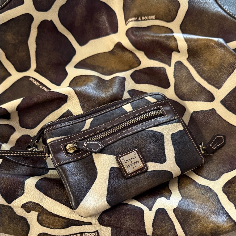 Dooney & Bourke giraffe print bag and wristlet wallet set